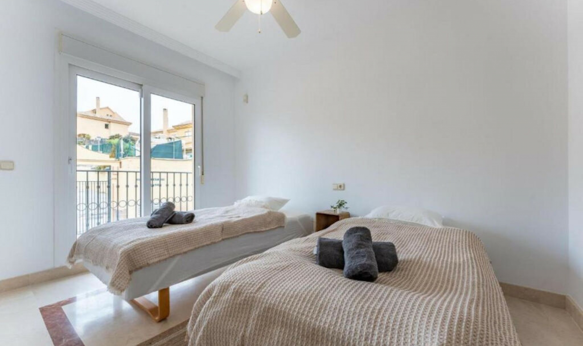 Resale - House -
Riviera del Sol