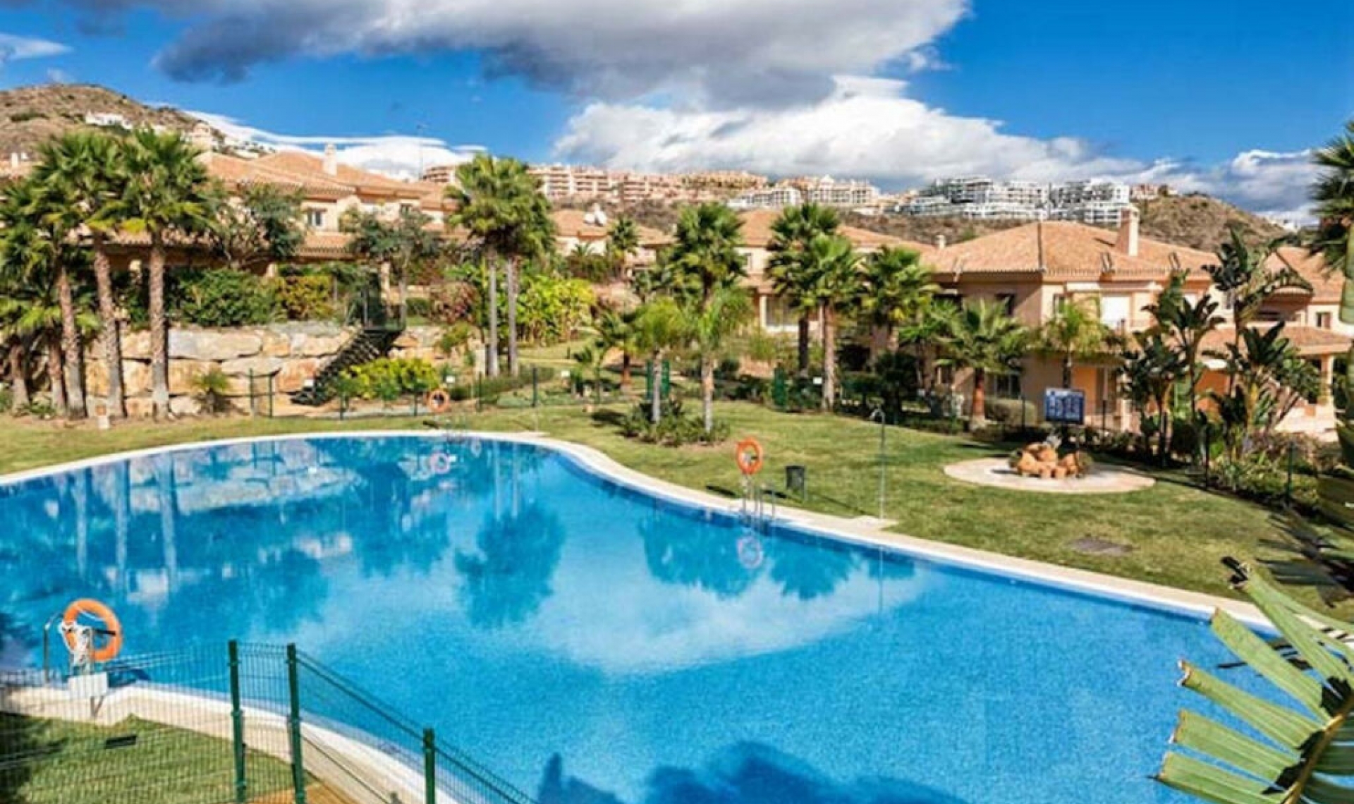 Resale - House -
Riviera del Sol