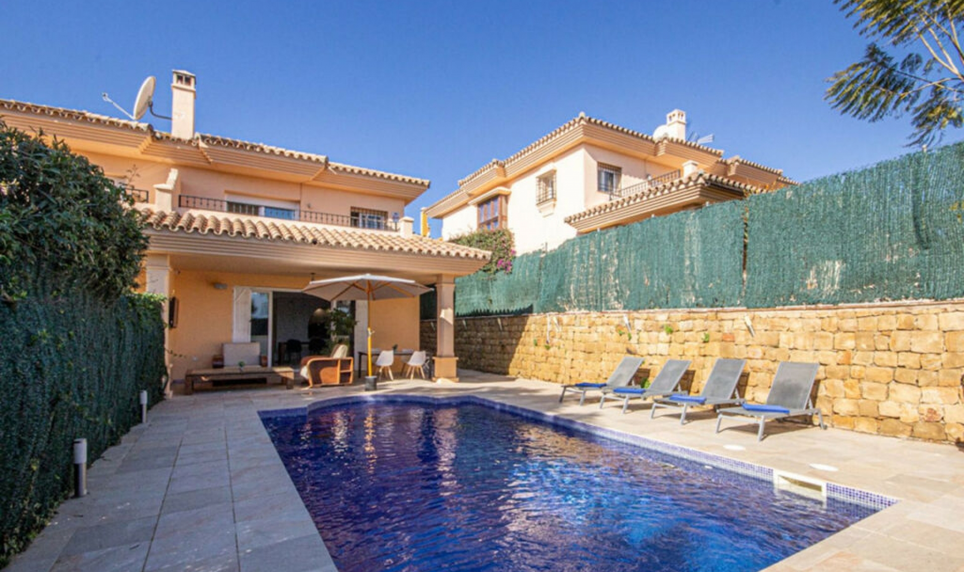 Resale - House -
Riviera del Sol