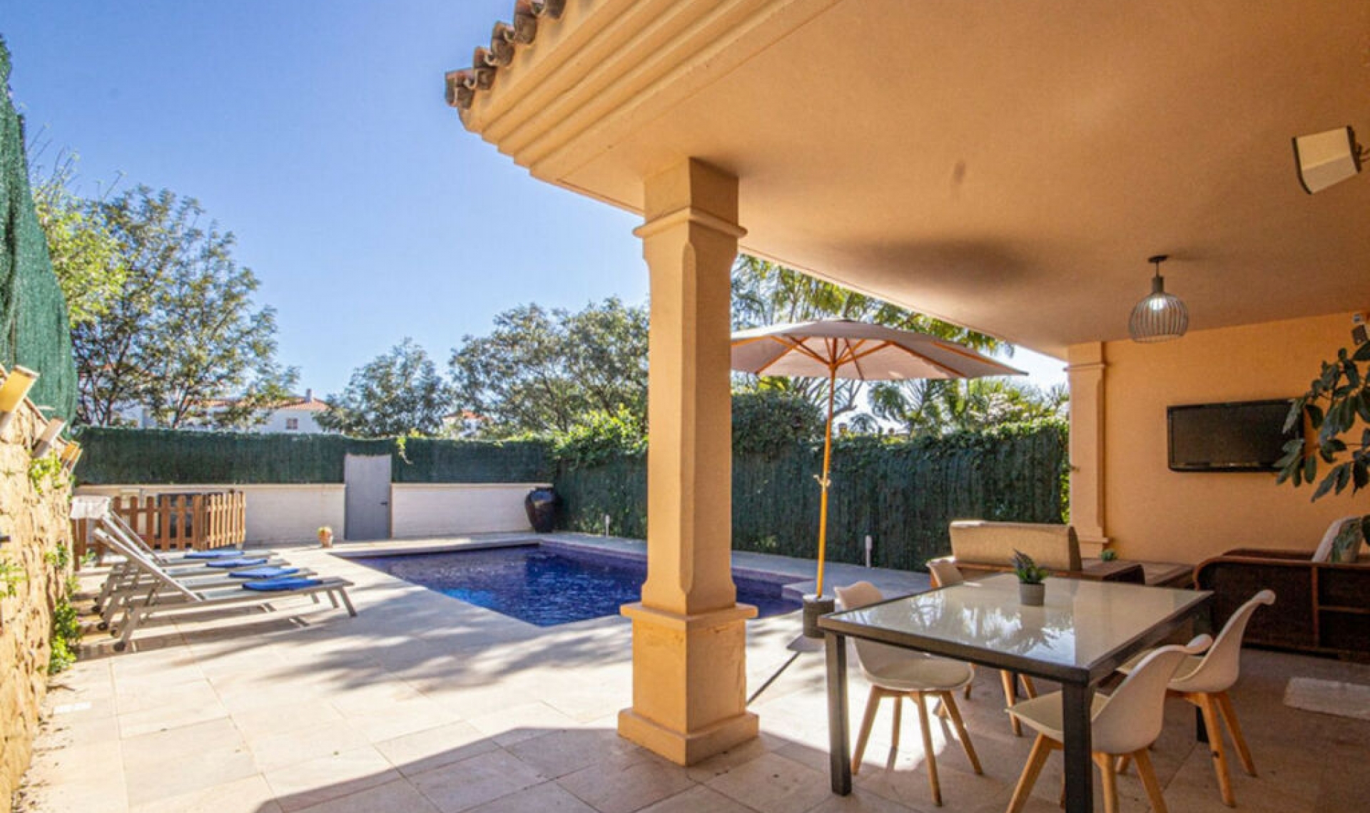 Resale - House -
Riviera del Sol