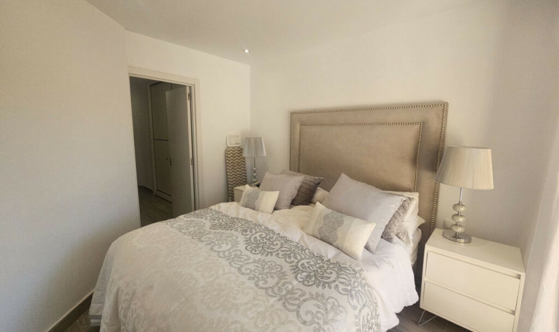 Resale - House -
Riviera del Sol