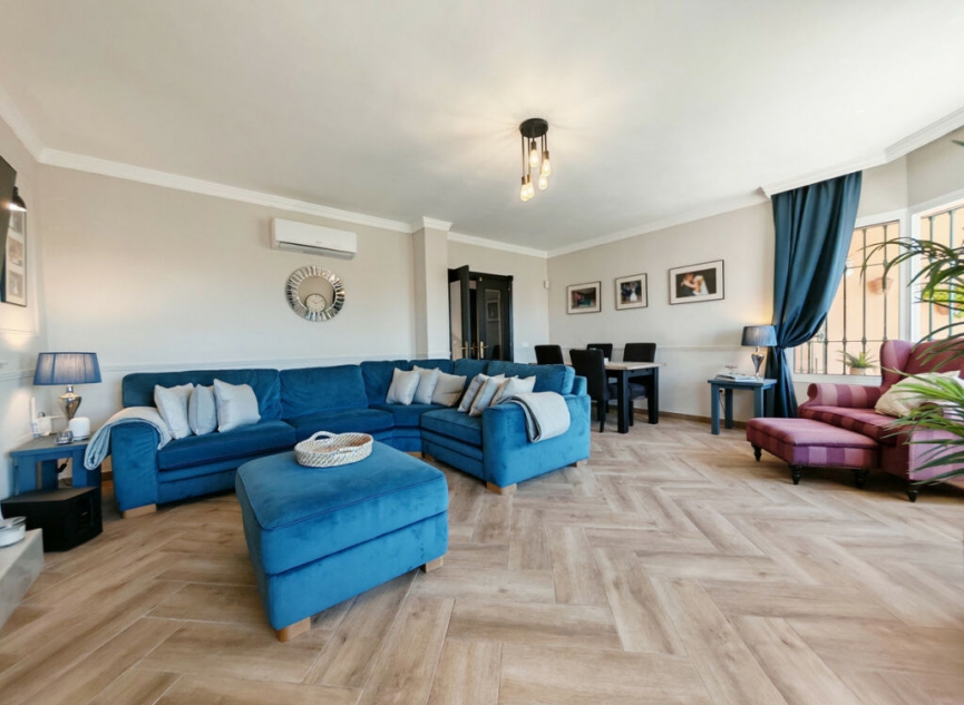 Resale - House -
Riviera del Sol