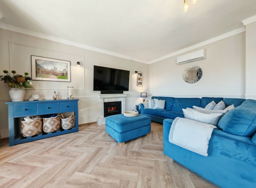 Resale - House -
Riviera del Sol