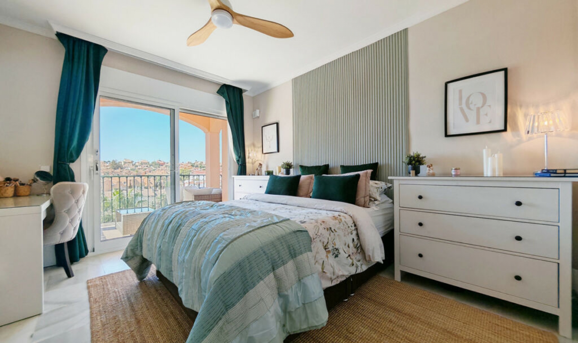 Resale - House -
Riviera del Sol