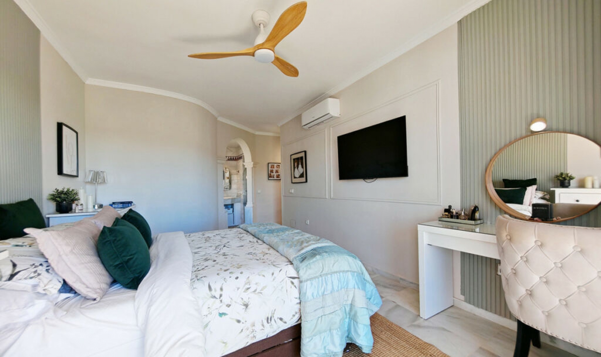 Resale - House -
Riviera del Sol