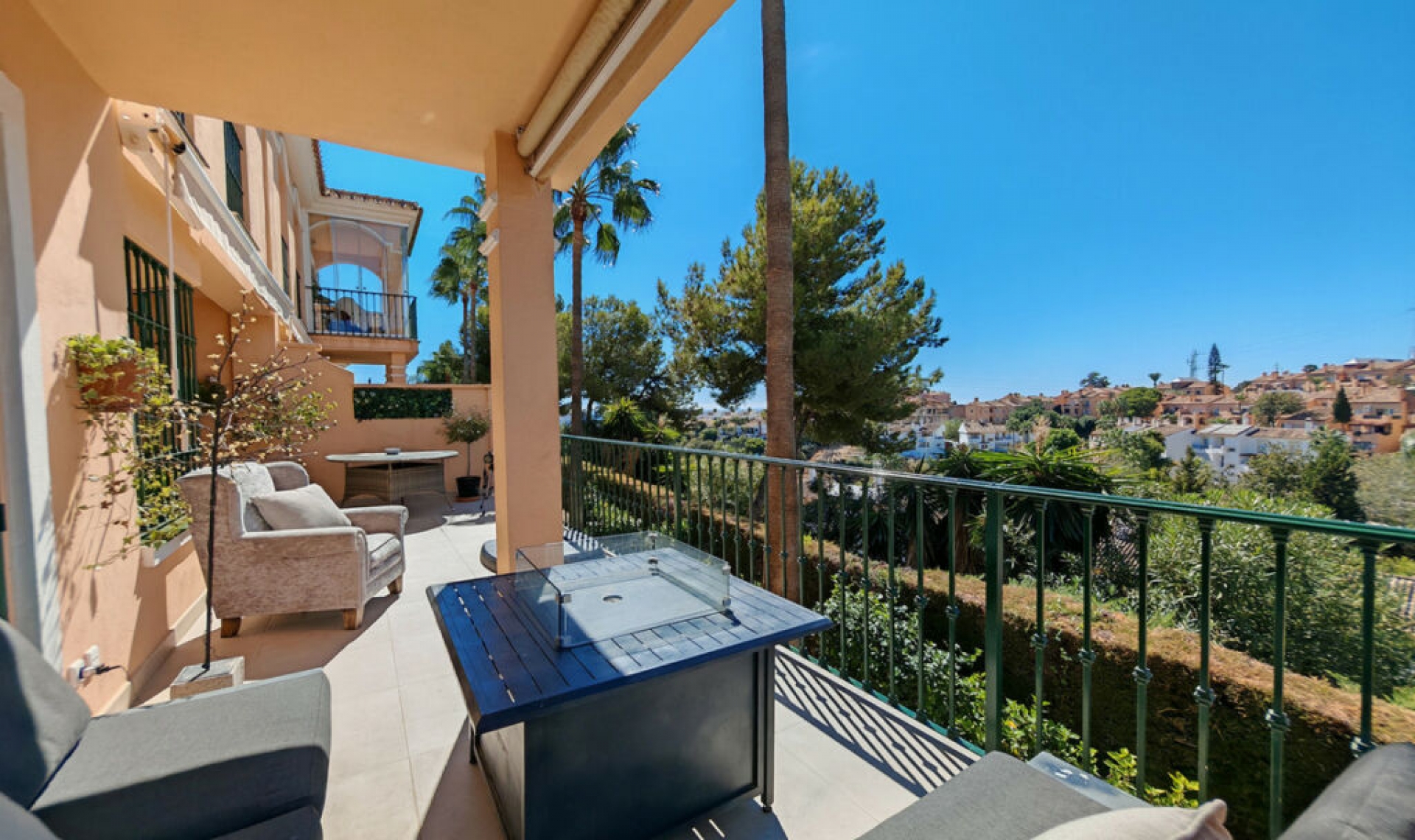 Resale - House -
Riviera del Sol