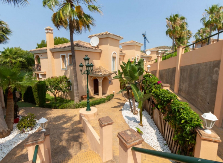 Resale - House -
Riviera del Sol