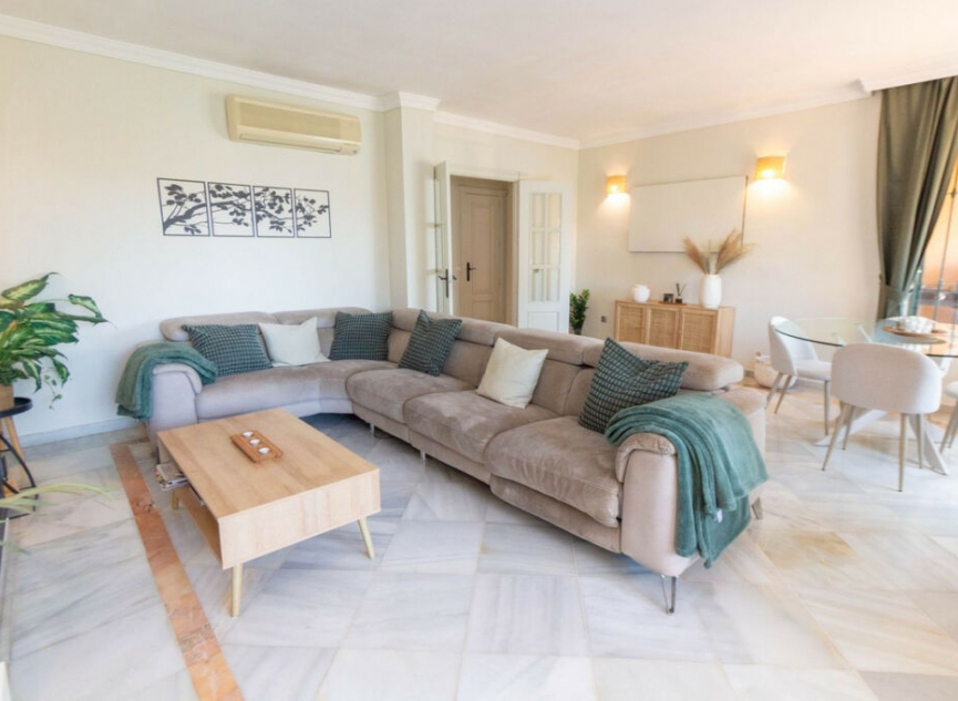 Resale - House -
Riviera del Sol