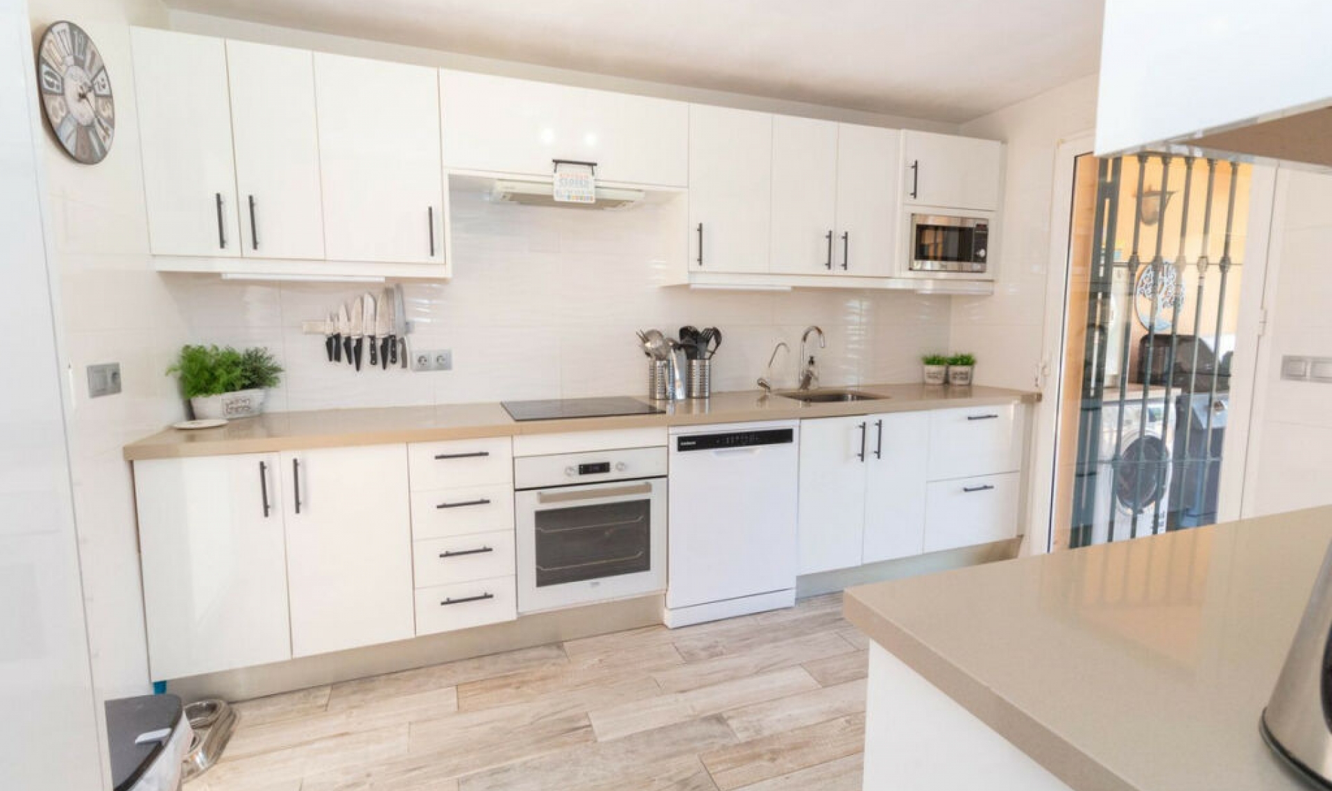 Resale - House -
Riviera del Sol