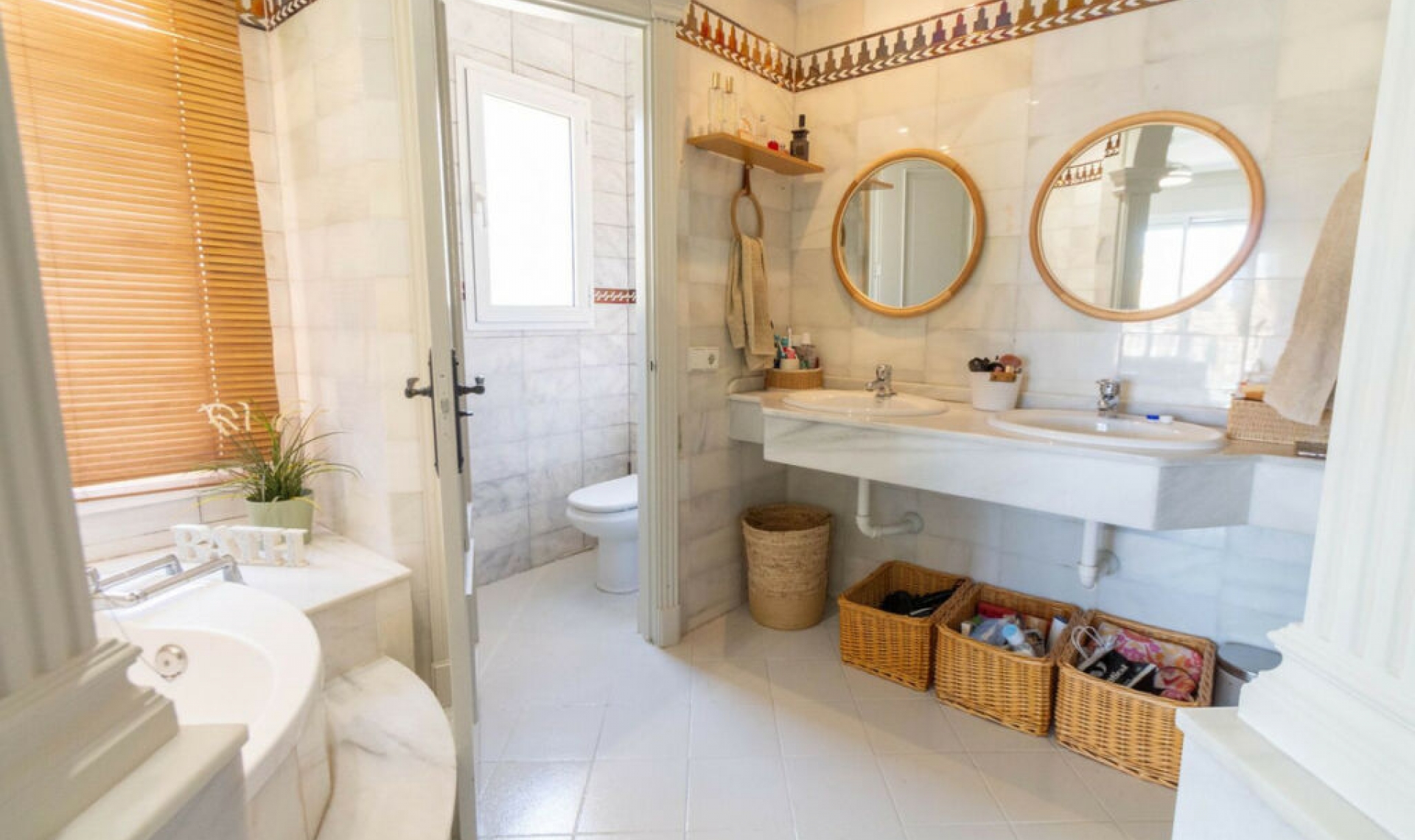 Resale - House -
Riviera del Sol