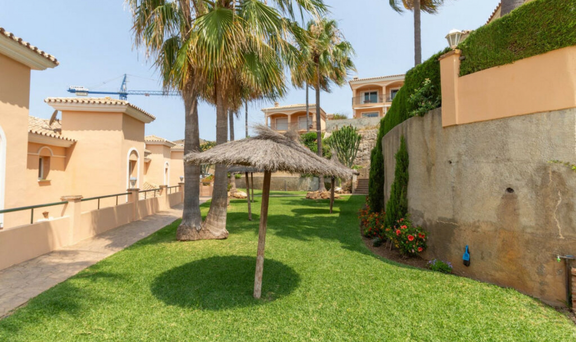 Resale - House -
Riviera del Sol