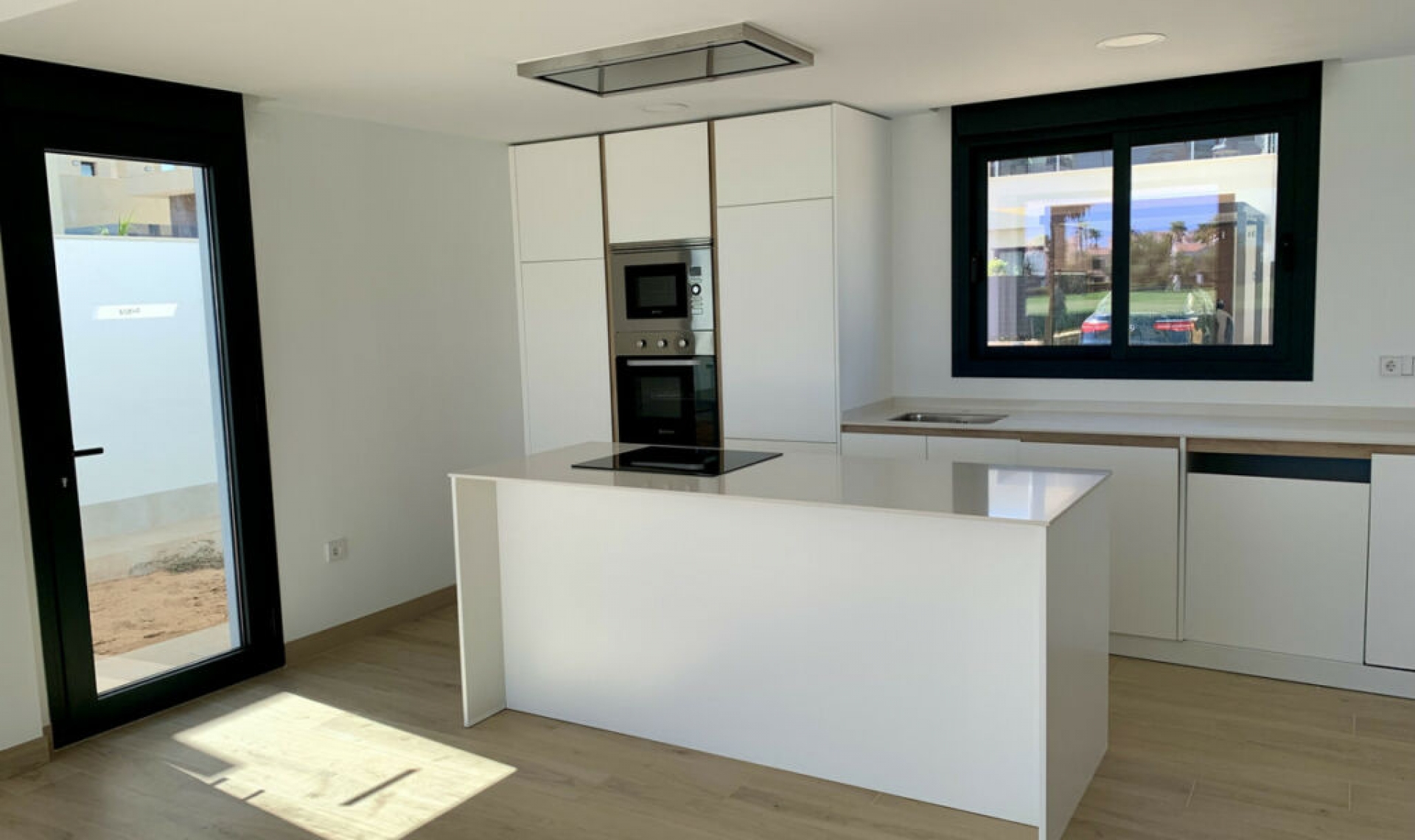 Resale - House -
Roda Golf