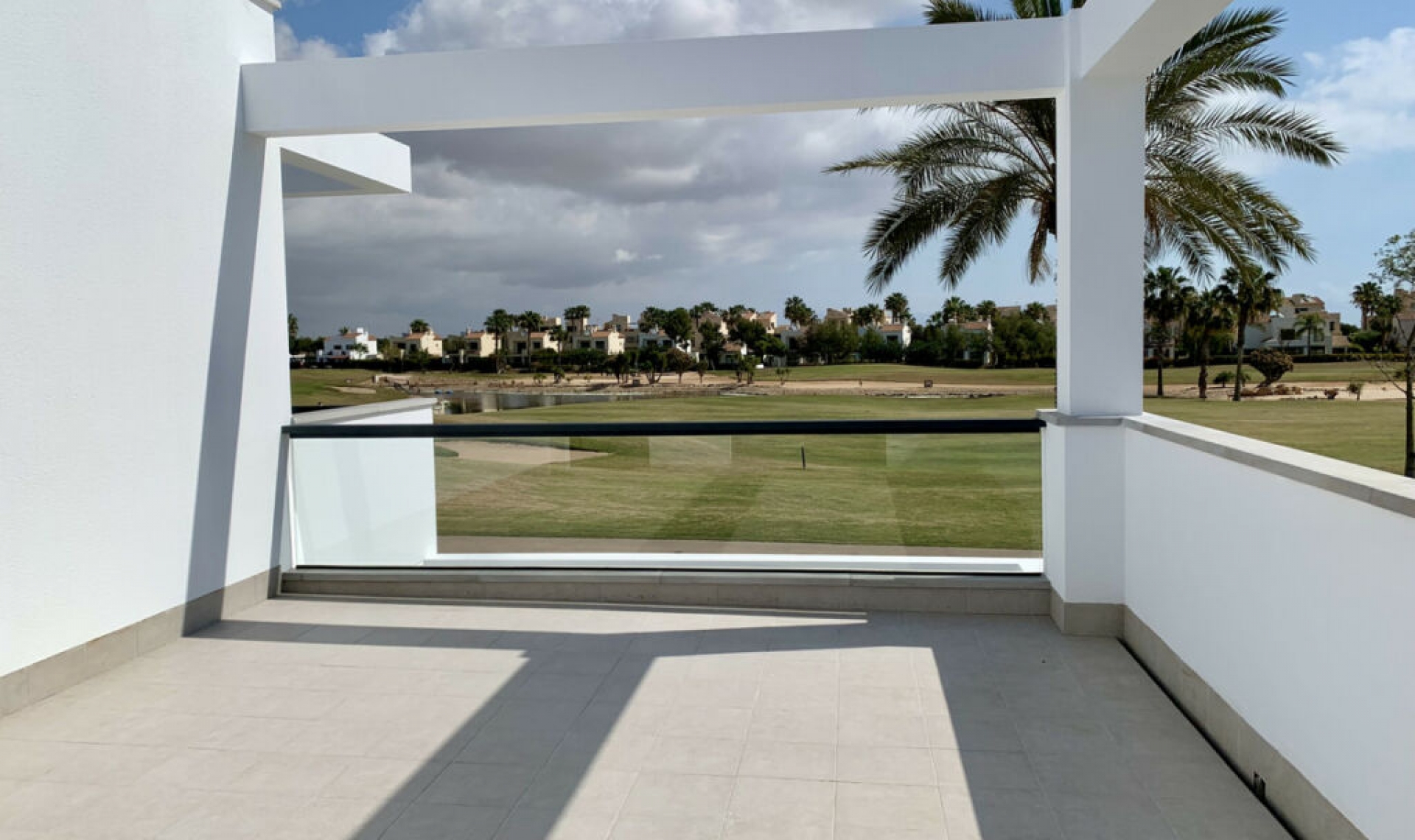Resale - House -
Roda Golf