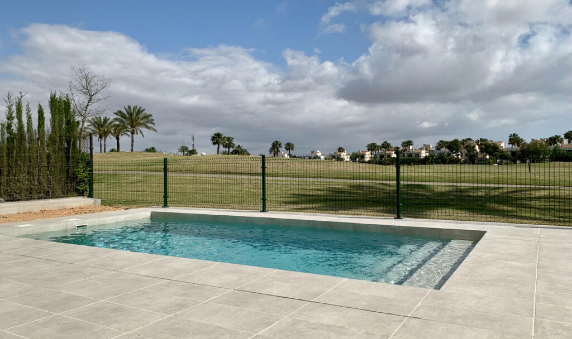 Resale - House -
Roda Golf