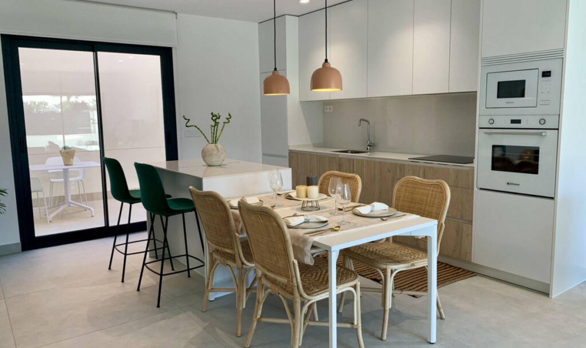 Resale - House -
Roda Golf