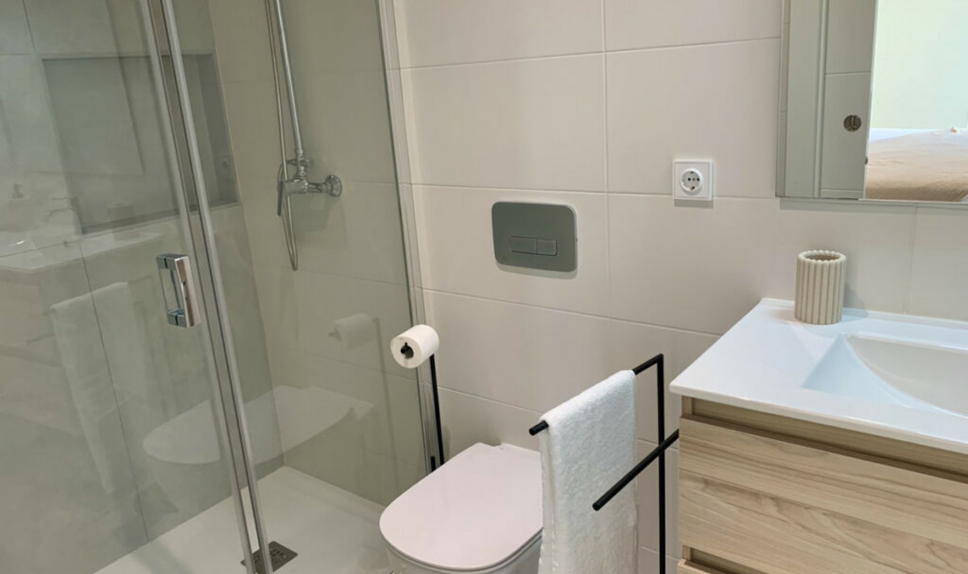 Resale - House -
Roda Golf