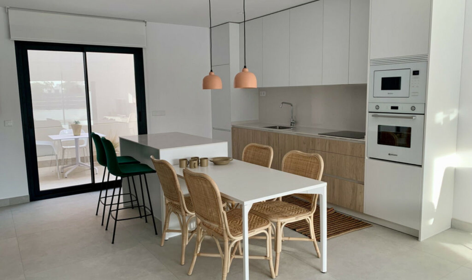 Resale - House -
Roda Golf