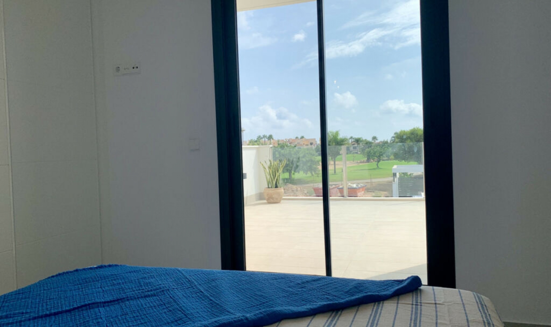 Resale - House -
Roda Golf