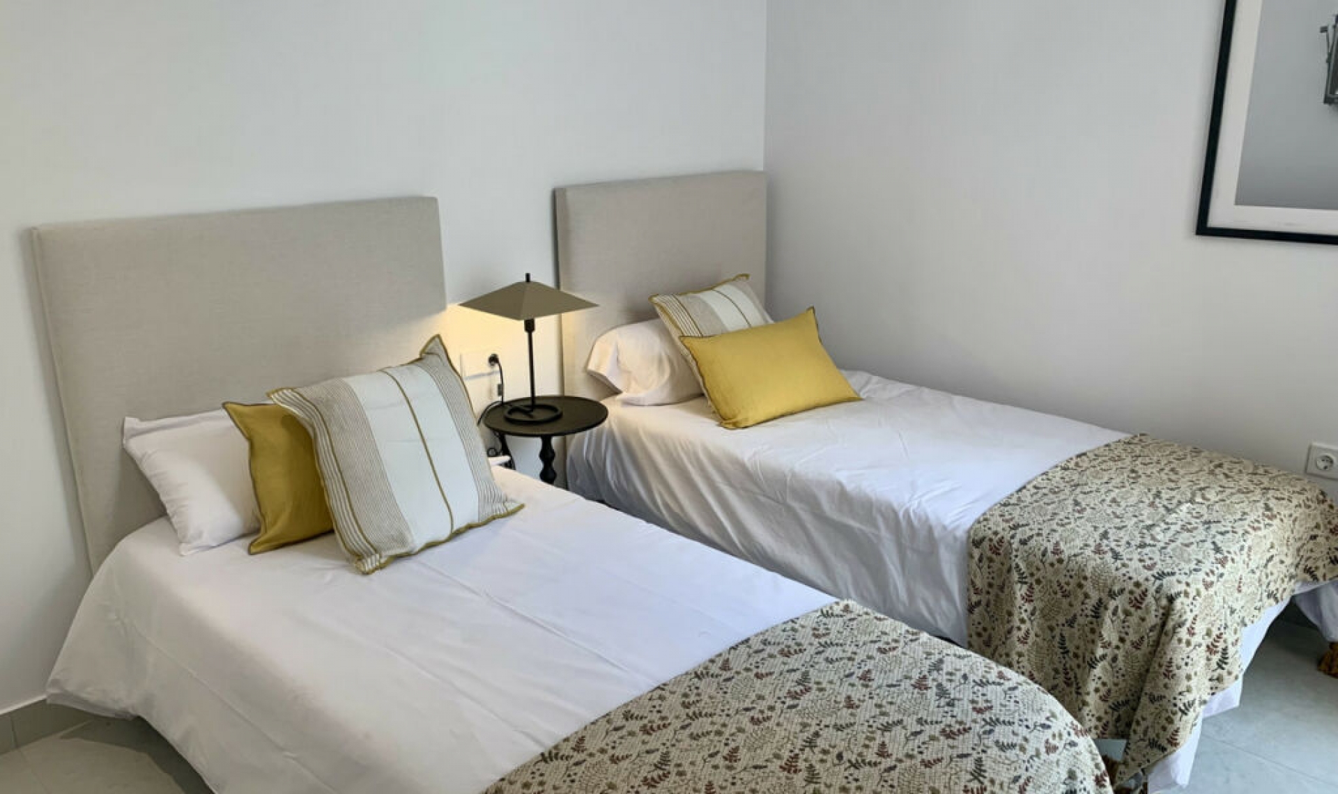 Resale - House -
Roda Golf