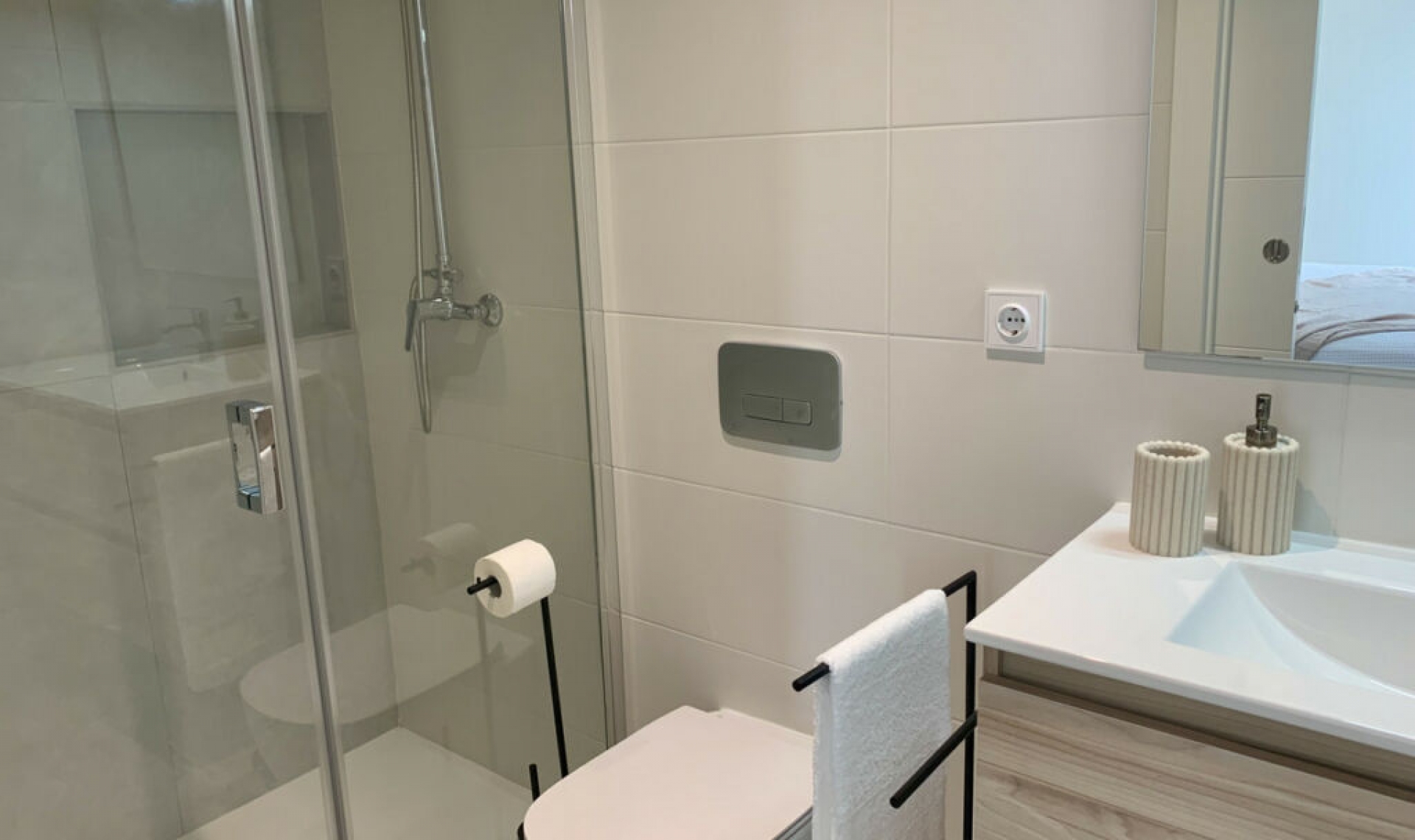 Resale - House -
Roda Golf