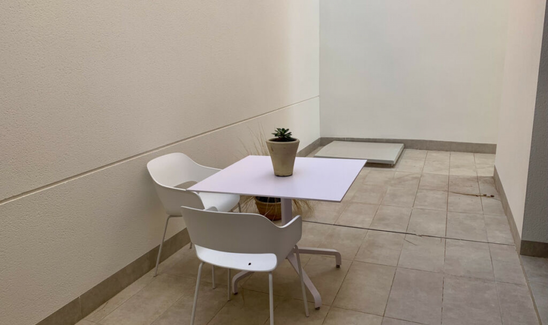 Resale - House -
Roda Golf