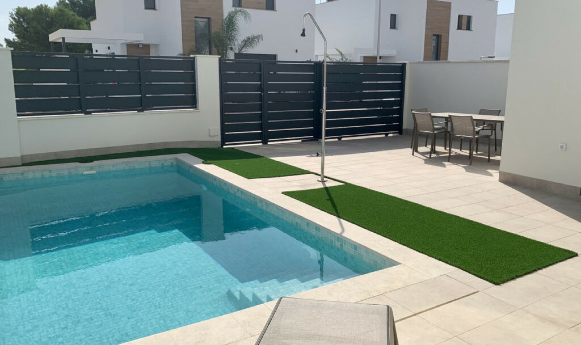 Resale - House -
Roda Golf