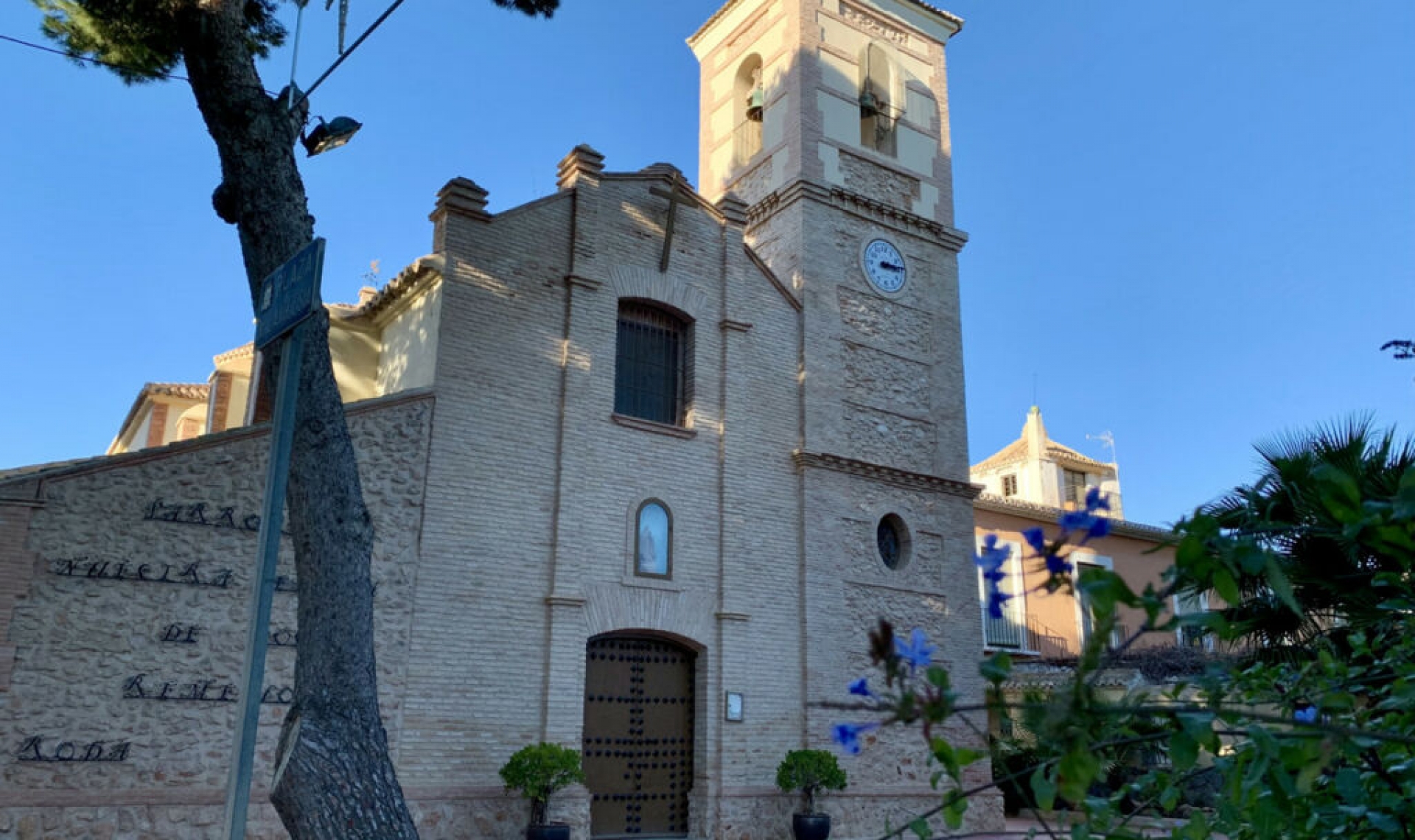 Resale - House -
Roda Golf