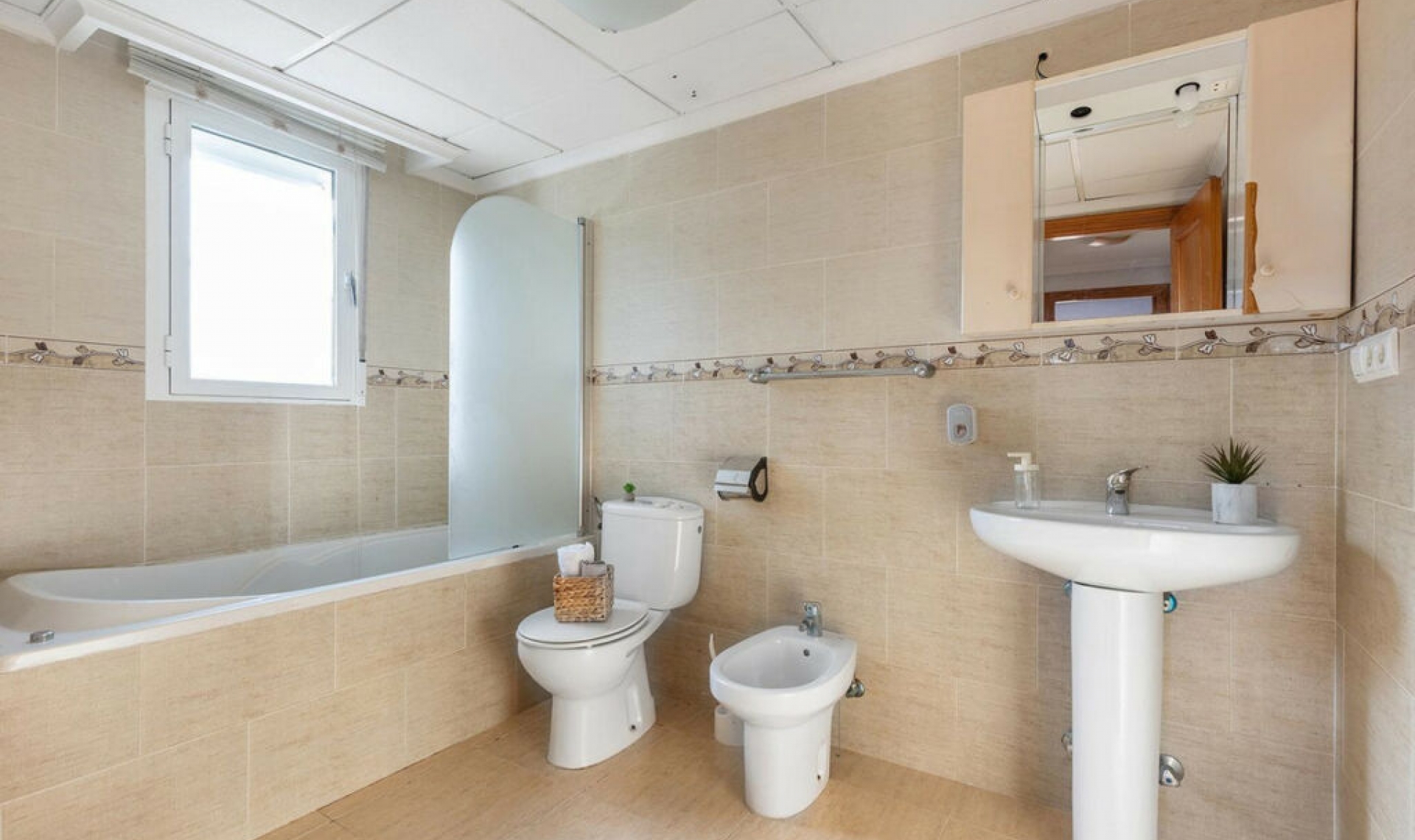 Resale - House -
Rojales