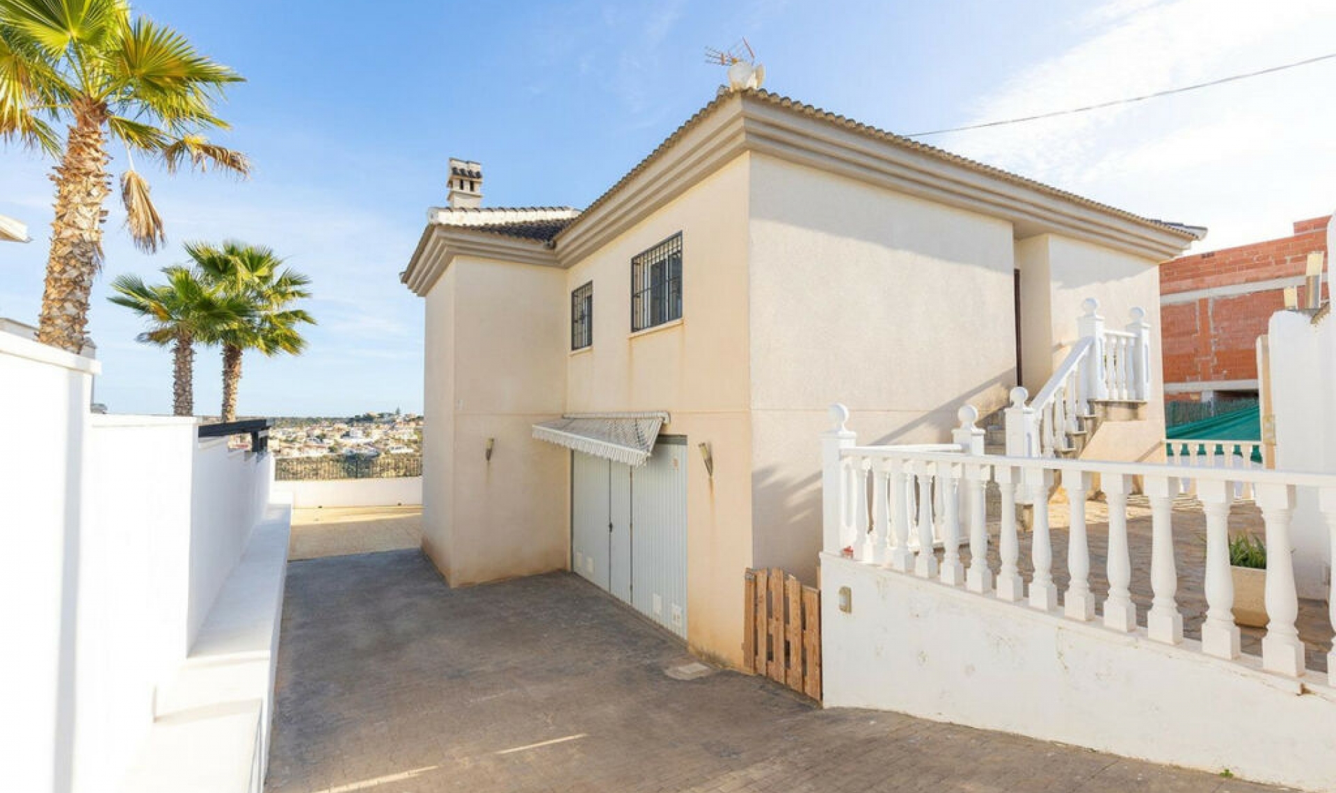 Resale - House -
Rojales