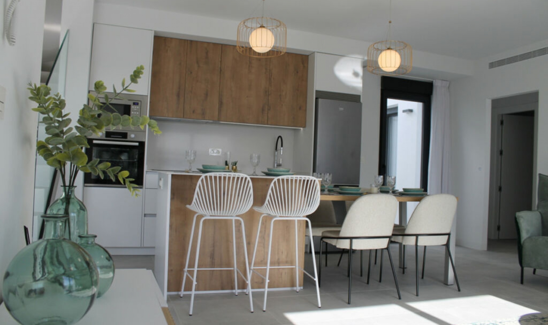 Resale - House -
Roldan