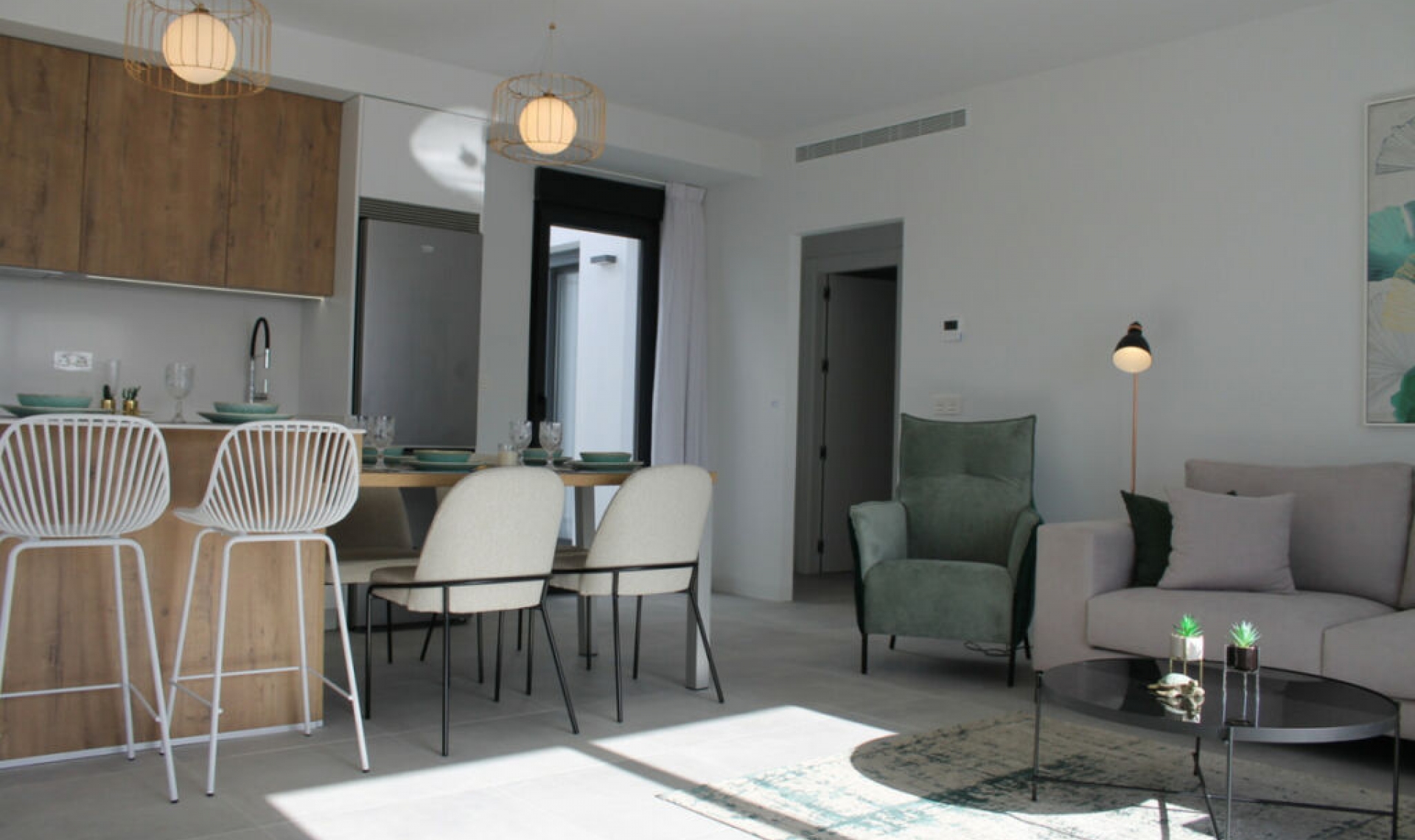 Resale - House -
Roldan