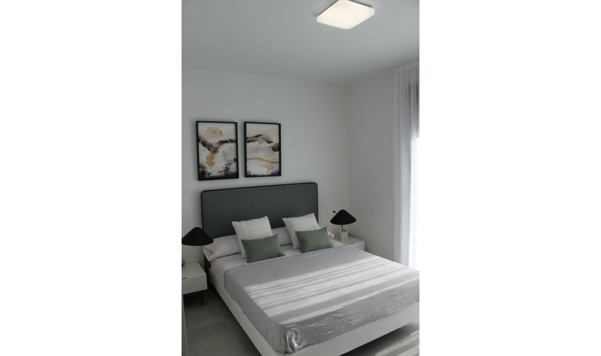 Resale - House -
Roldan