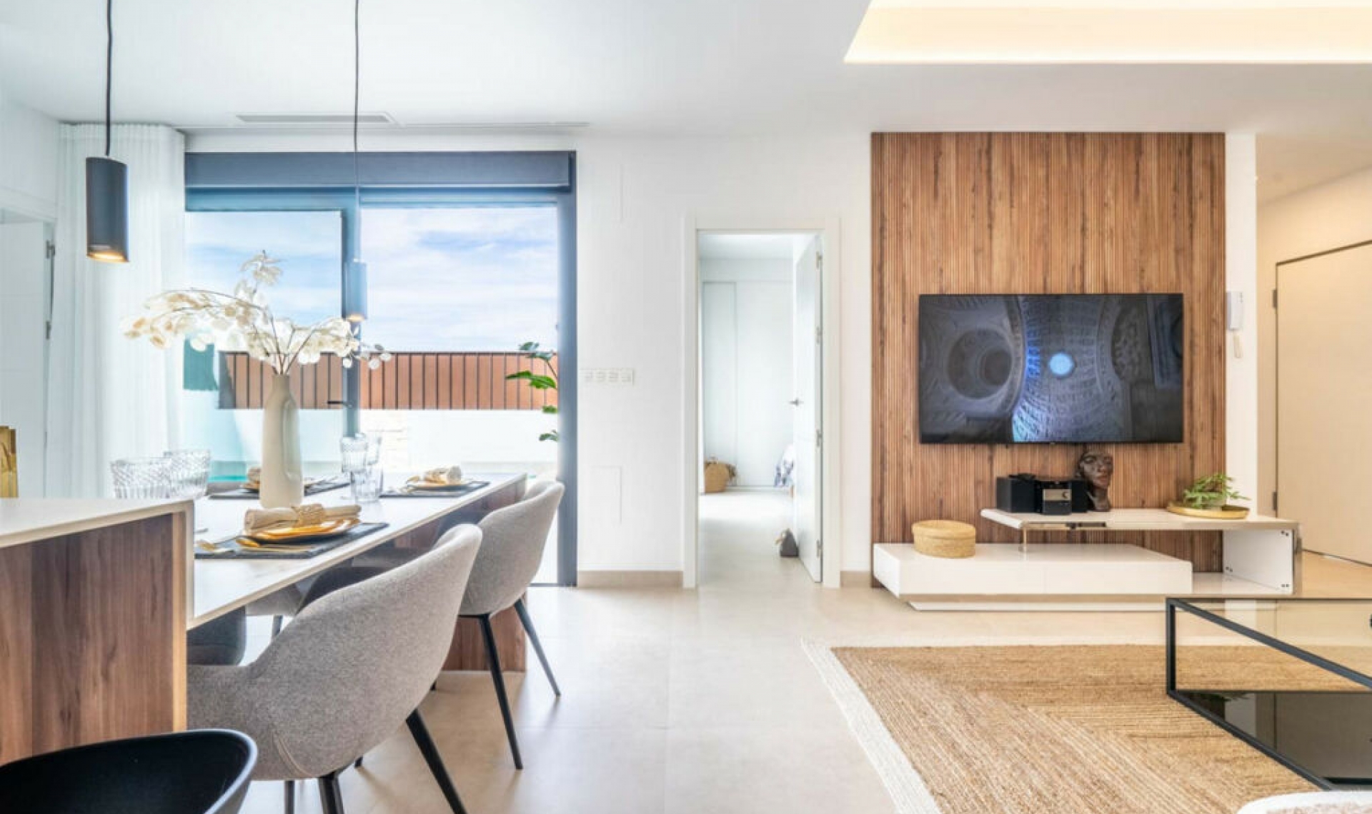 Resale - House -
Roldan