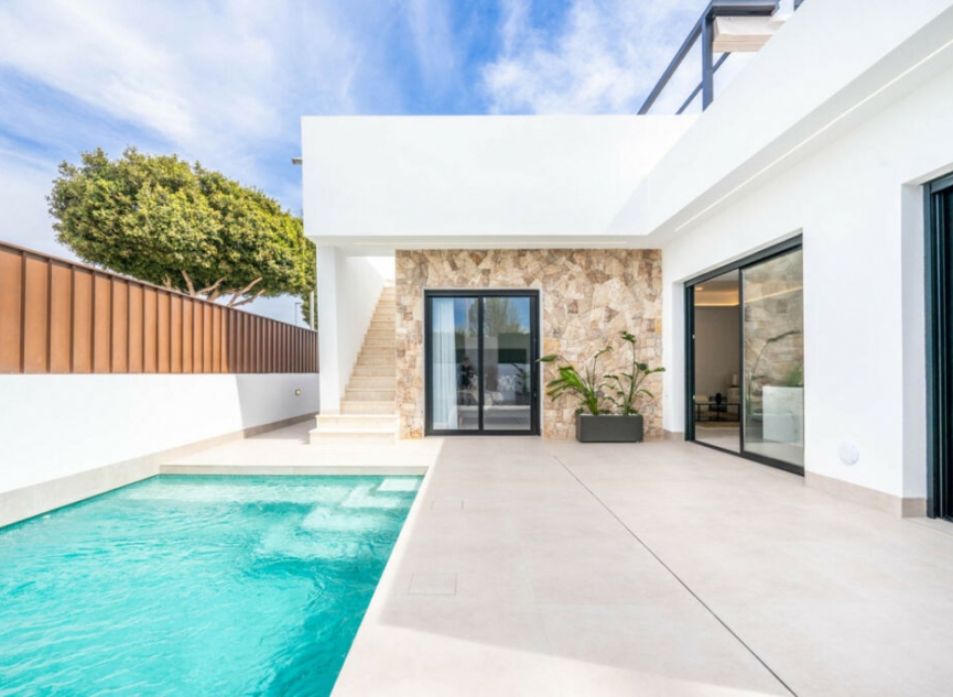 Resale - House -
Roldan