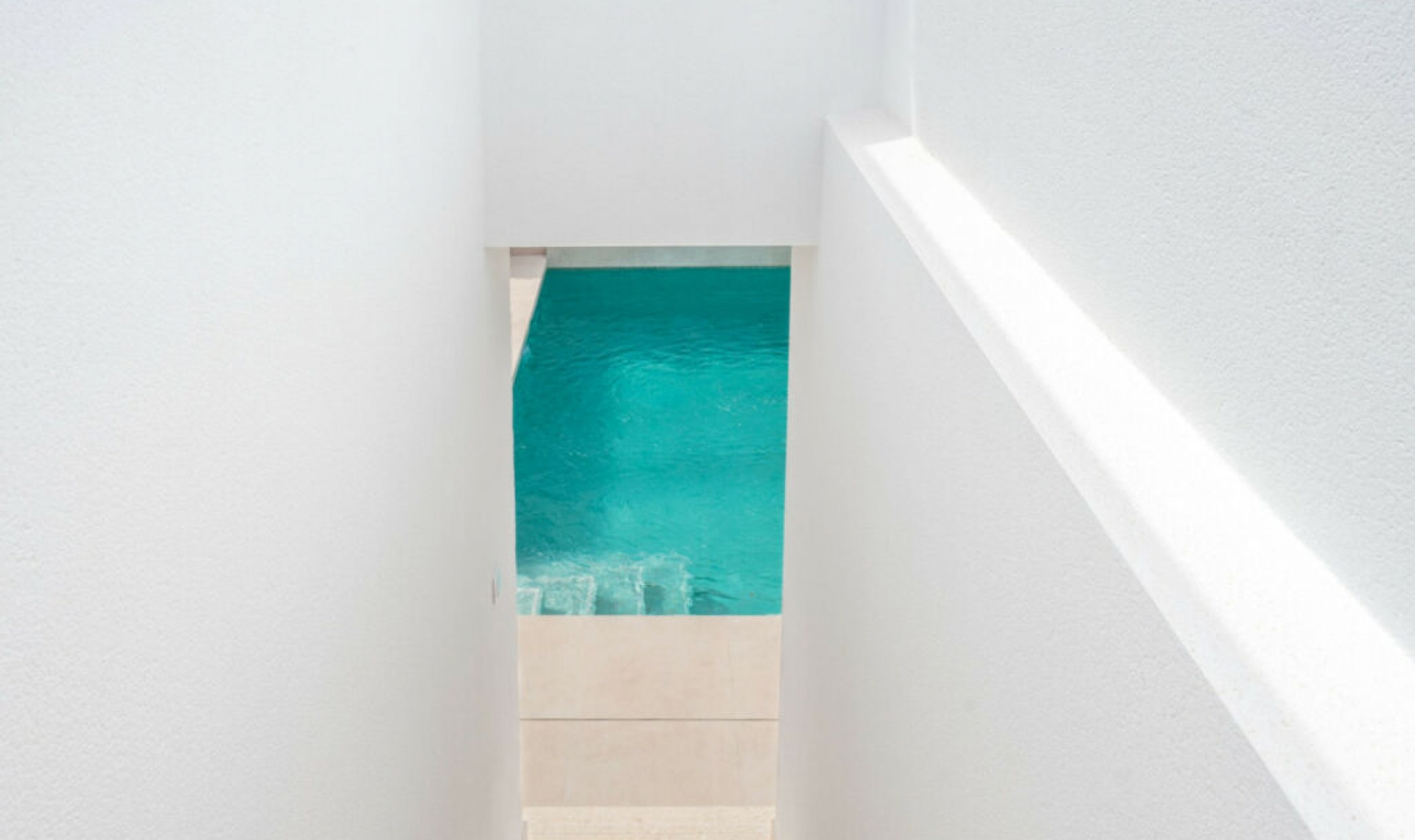 Resale - House -
Roldan