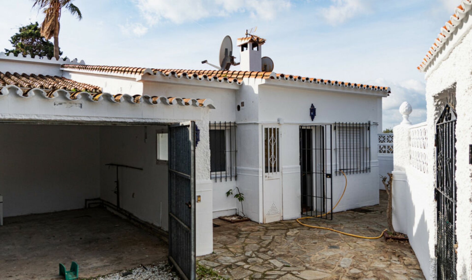 Resale - House -
San Diego