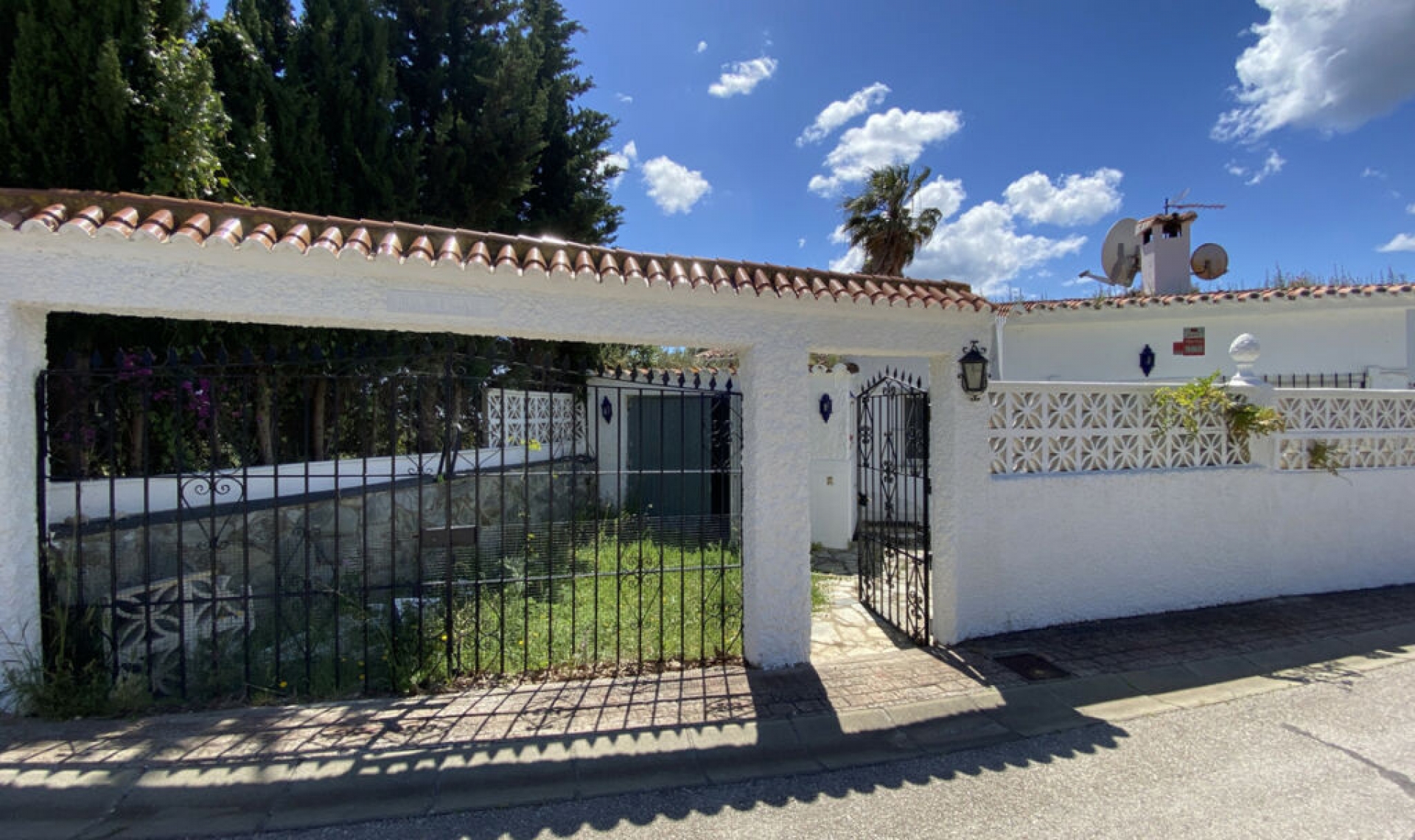Resale - House -
San Diego