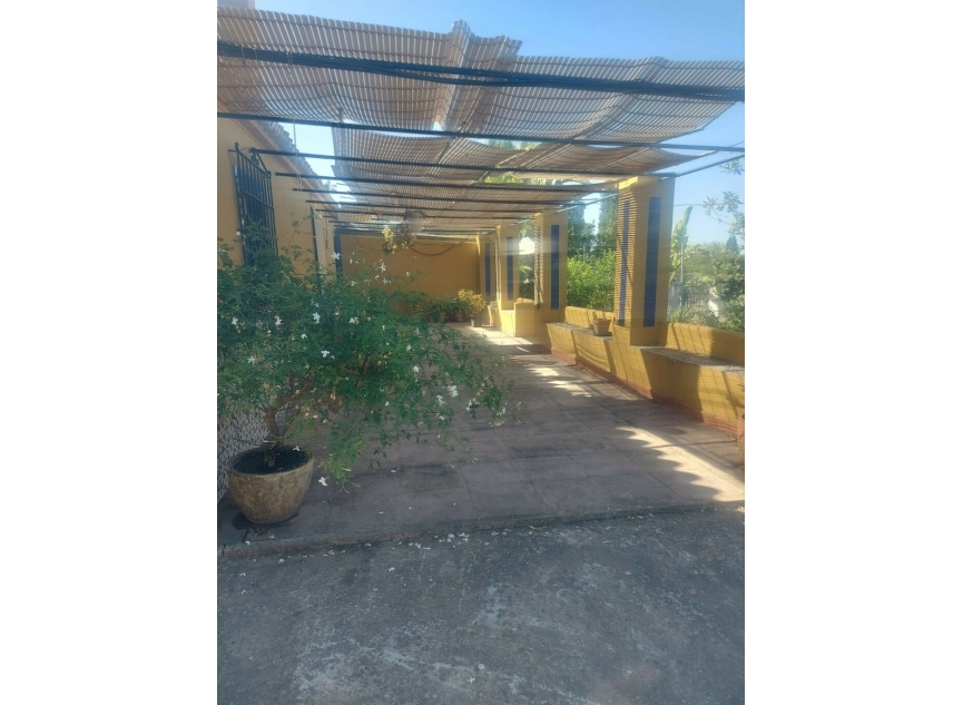 Resale - House -
San Enrique