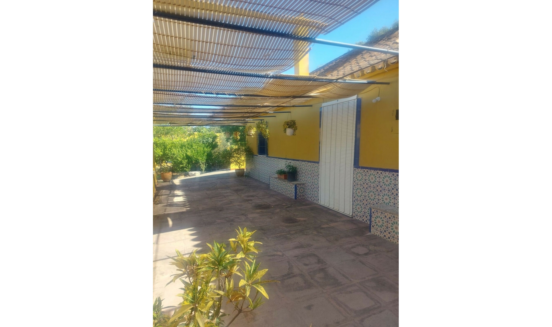 Resale - House -
San Enrique