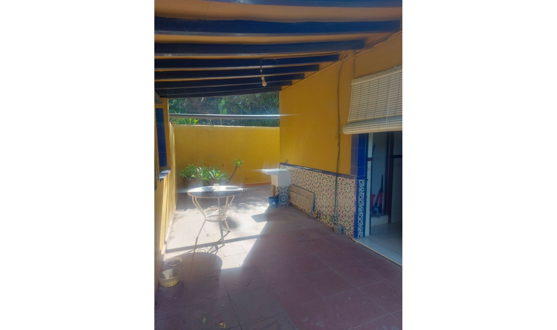 Resale - House -
San Enrique