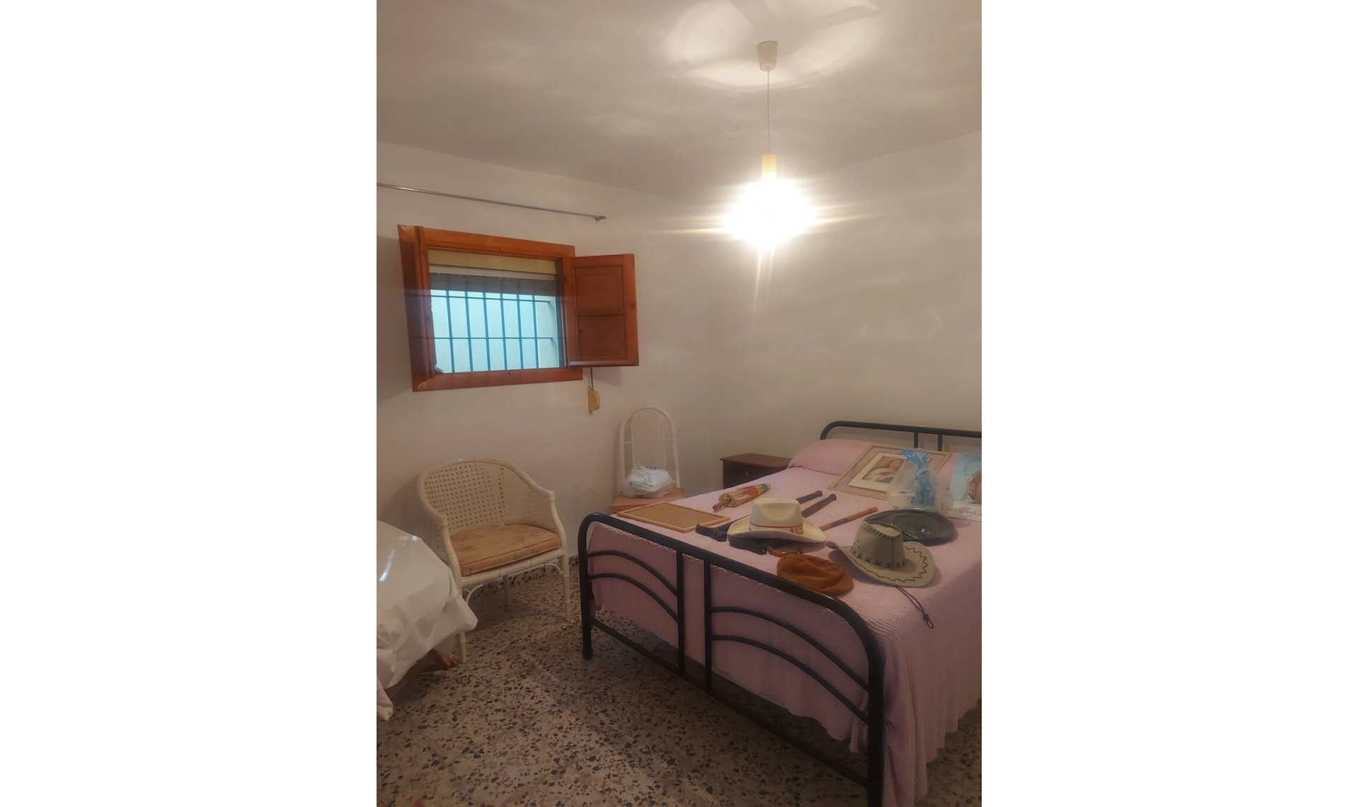 Resale - House -
San Enrique