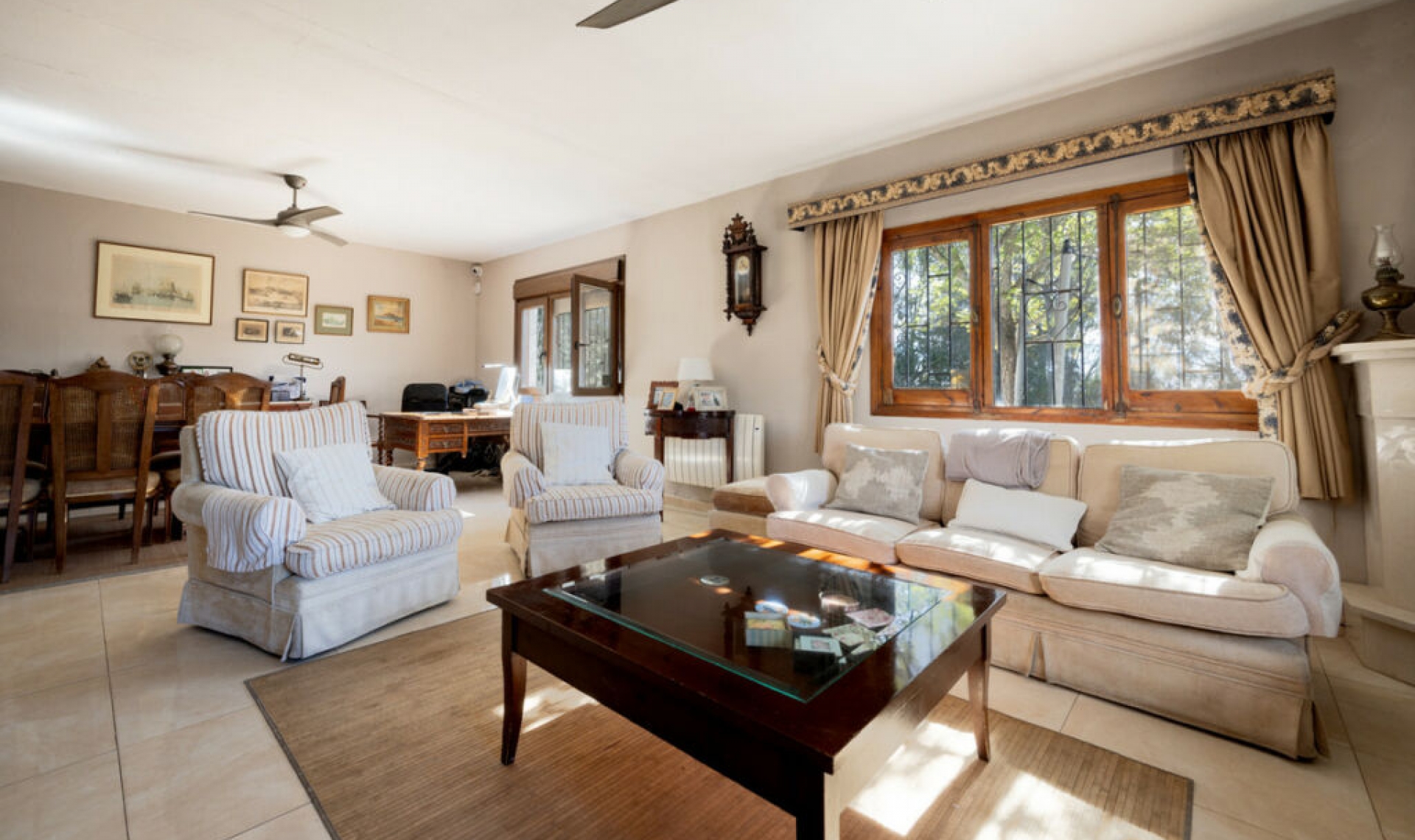 Resale - House -
San Enrique