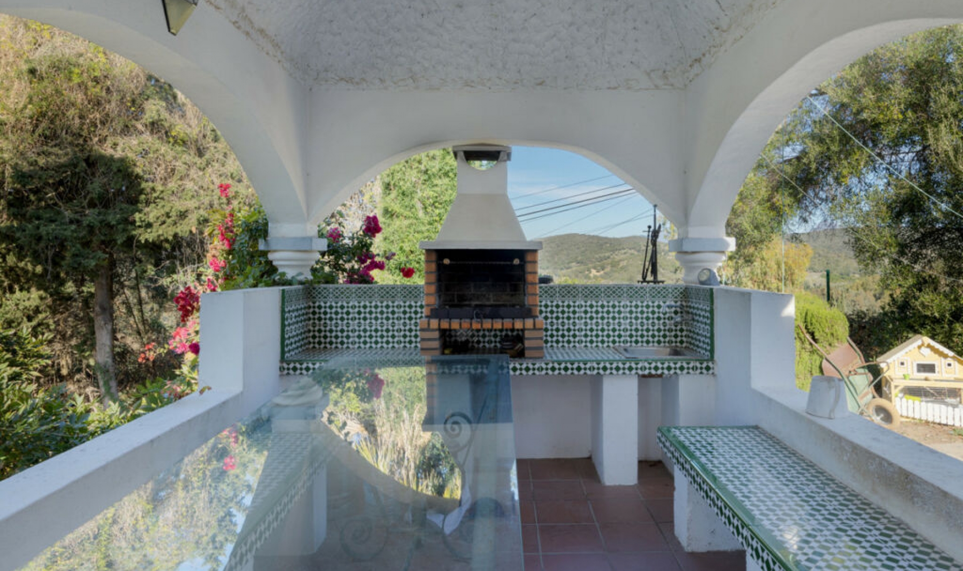 Resale - House -
San Enrique