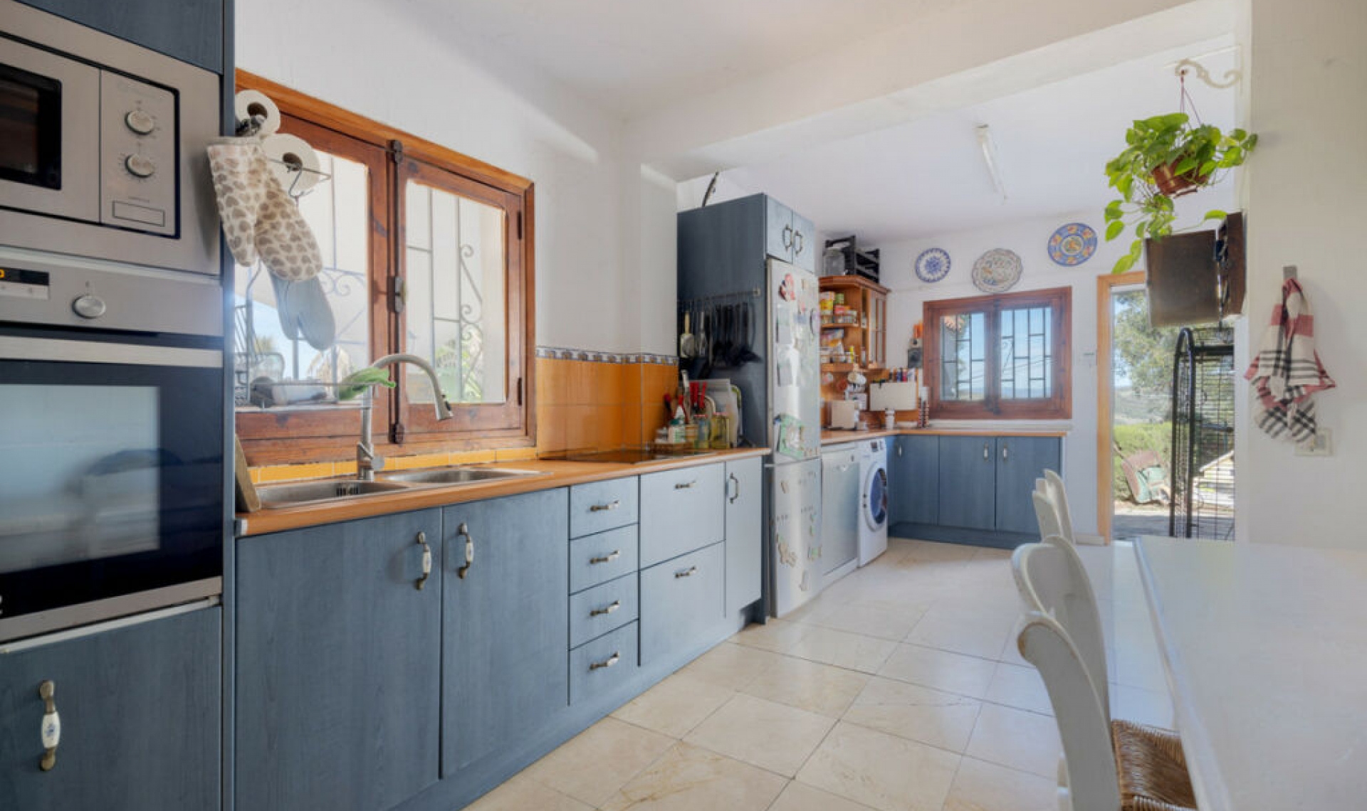 Resale - House -
San Enrique