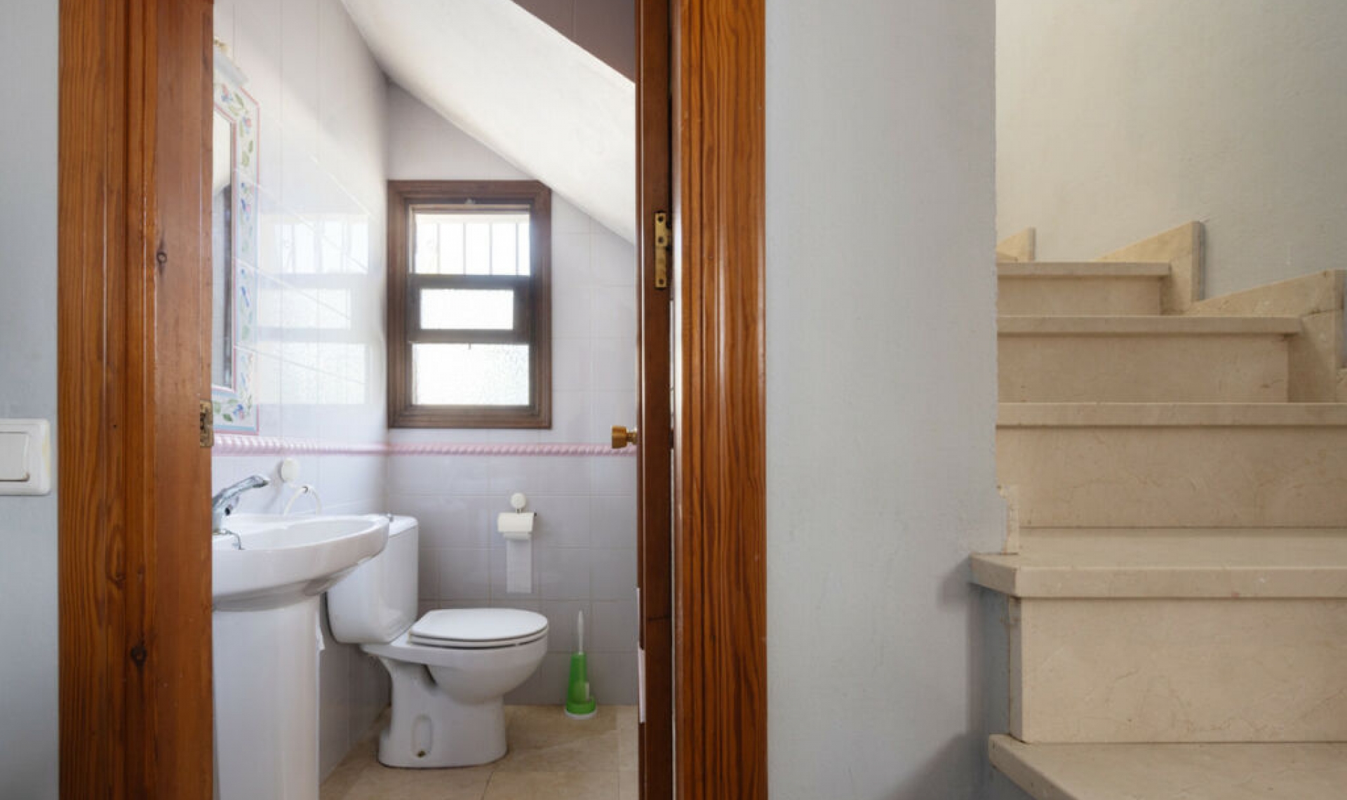 Resale - House -
San Enrique