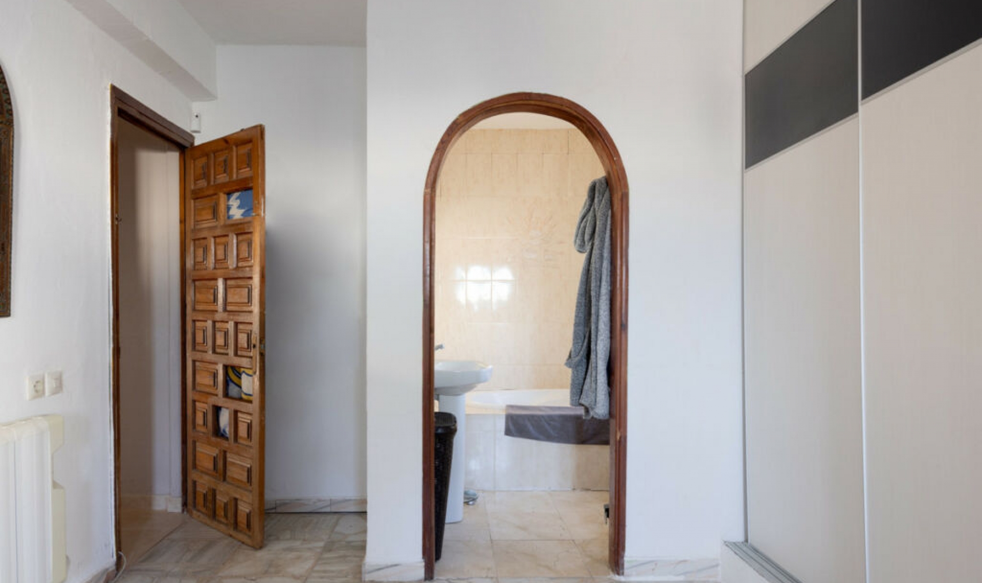 Resale - House -
San Enrique