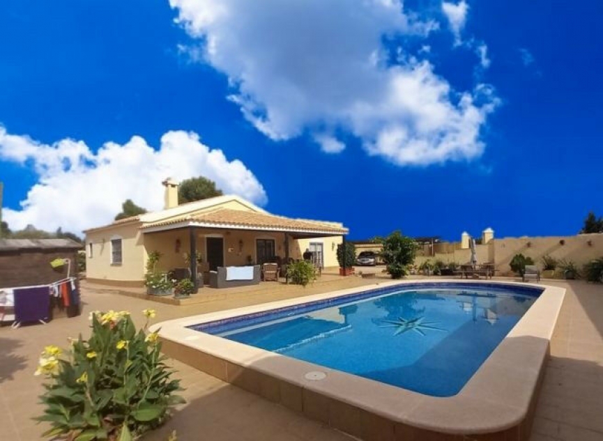 Resale - House -
San Javier