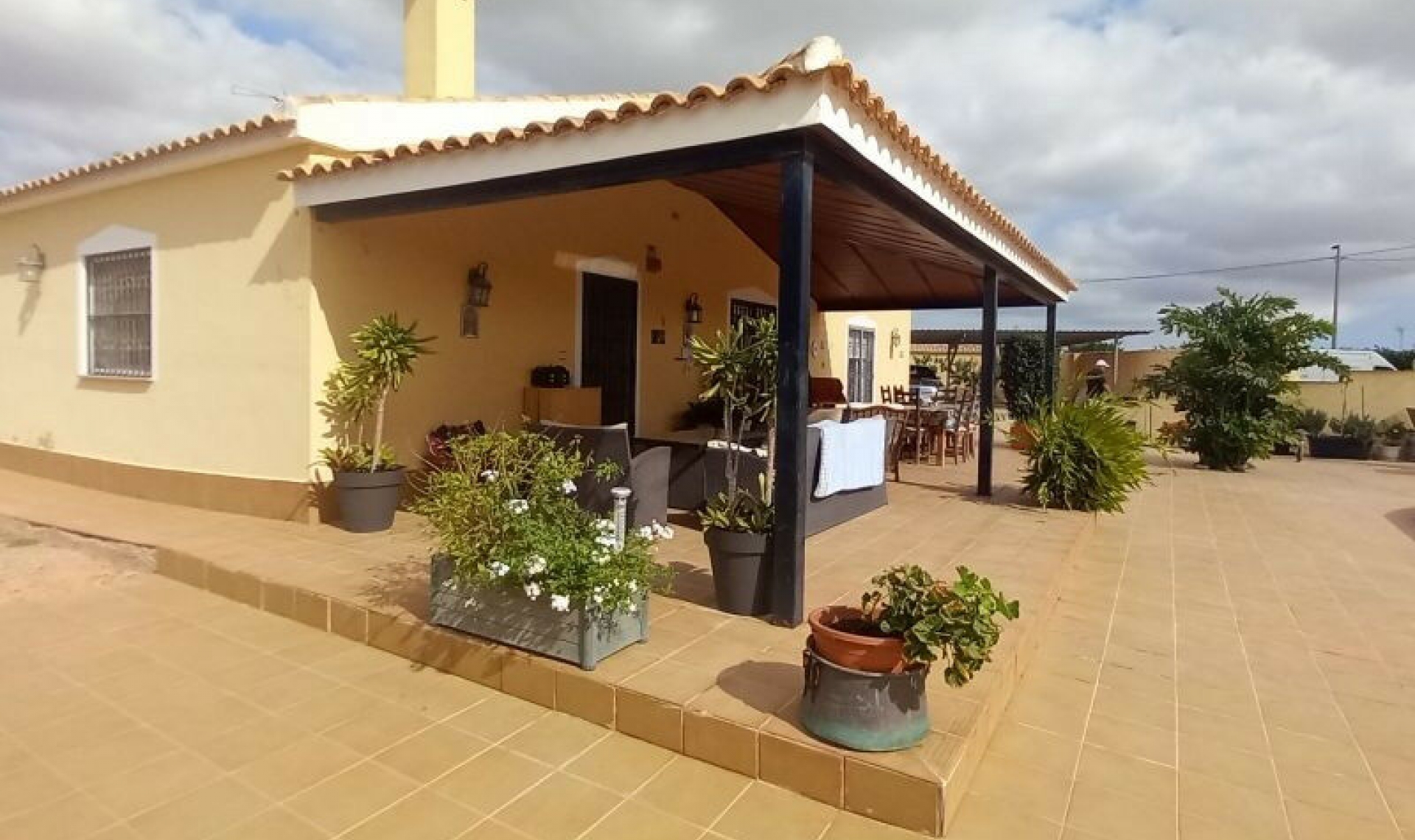 Resale - House -
San Javier