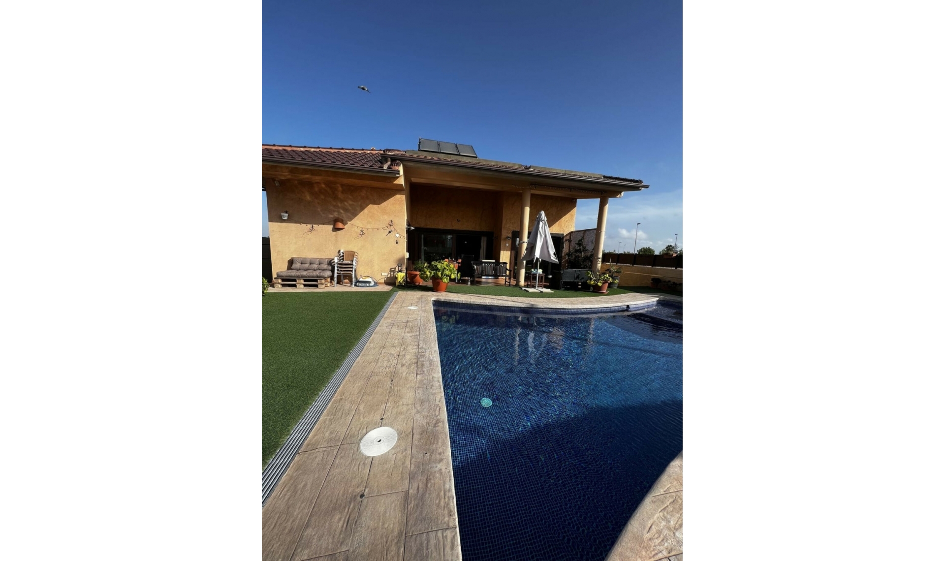 Resale - House -
San Javier