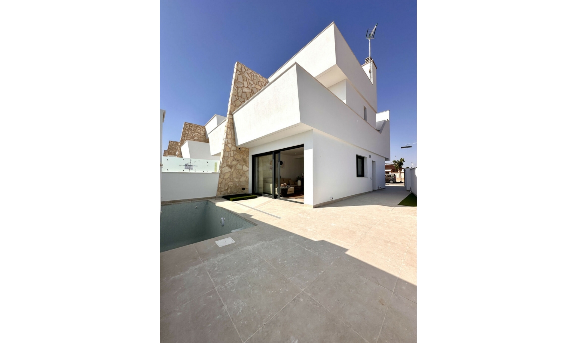 Resale - House -
San Javier